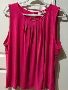 Zenana Outfitters Bright Fuchsia Pleated Sleeveless Tank